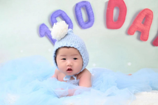 代怀包生男孩医院孕妇上火嘴上起泡